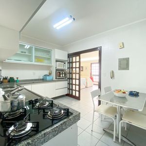 Apartamento com 104m², 3 dormitórios, 1 suíte, 1 vaga no Caribe em Torres para Comprar