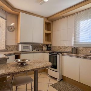 Cobertura com 220m², 3 dormitórios, 3 suítes, 2 vagas no Saint Germain em Torres para Comprar