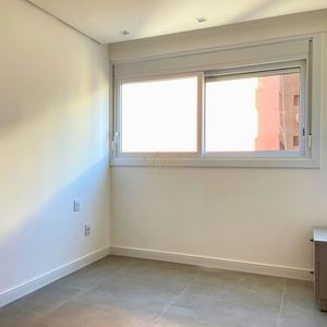 Apartamento com 112m², 3 dormitórios, 3 suítes, 2 vagas no La Vistara em Torres para Comprar