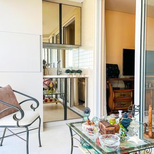 Apartamento com 84m², 2 dormitórios, 1 suíte, 2 vagas no Dom Raphael em Torres para Comprar