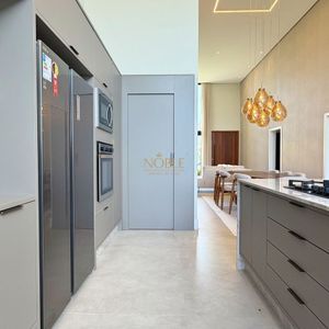 Casa de Condomínio com 237m², 4 dormitórios, 4 suítes, 2 vagas no Reserva das Águas em Torres para Comprar