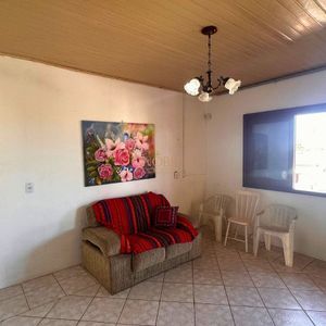 Casa, 6 dormitórios, 2 vagas no bairro Praia da Cal em Torres para Comprar