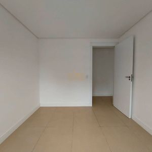 Apartamento com 109m², 3 dormitórios, 1 suíte, 1 vaga no San Pietro em Torres para Comprar