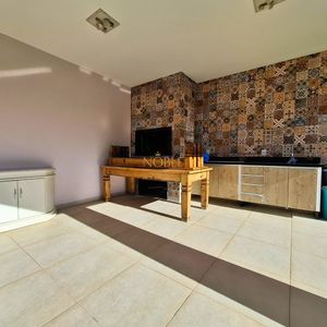 Casa, 5 dormitórios, 1 suíte, 3 vagas no bairro Praia Paraíso em Torres para Comprar