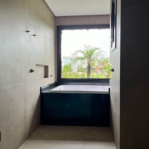 Casa de Condomínio com 250m², 4 dormitórios, 4 suítes, 2 vagas no Reserva das Águas em Torres para Comprar