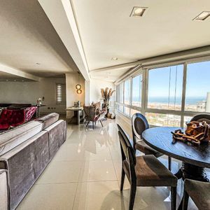 Apartamento com 249m², 4 dormitórios, 4 suítes, 3 vagas no Graziela em Torres para Comprar