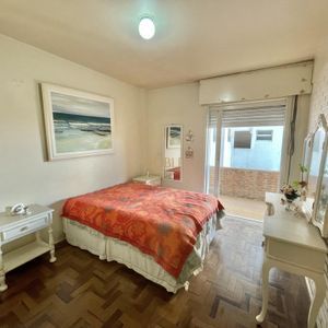 Apartamento com 150m², 3 dormitórios, 1 vaga no Edifício José Picoral em Torres para Comprar