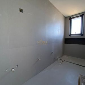 Cobertura com 385m², 4 dormitórios, 4 suítes, 4 vagas no Vanguard em Torres para Comprar