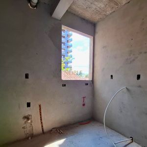 Apartamento com 83m², 2 dormitórios, 1 suíte, 1 vaga no Ed. Silva Jardim em Torres para Comprar