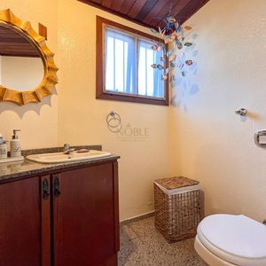 Casa com 338m², 4 dormitórios, 2 suítes, 3 vagas no bairro Centro em Passo de Torres para Comprar