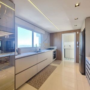 Apartamento com 249m², 4 dormitórios, 4 suítes, 4 vagas no Graziela em Torres para Comprar