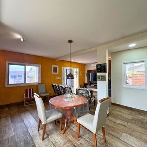 Casa com 180m², 3 dormitórios, 2 suítes, 2 vagas no bairro Caravelle em Passo de Torres para Comprar