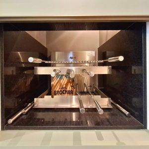 Apartamento com 76m², 2 dormitórios, 1 suíte, 2 vagas no Vesta em Torres para Comprar