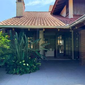 Casa com 193m², 3 dormitórios, 1 suíte, 3 vagas no bairro Praia Grande em Torres para Comprar