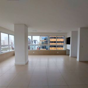 Apartamento com 109m², 3 dormitórios, 1 suíte, 1 vaga no San Pietro em Torres para Comprar