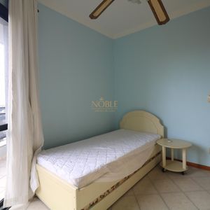 Apartamento com 170m², 3 dormitórios, 1 suíte, 2 vagas no Coliseu em Torres para Comprar