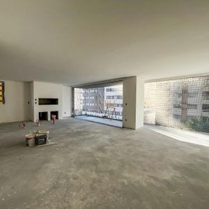 Apartamento com 165m², 3 dormitórios, 3 suítes, 2 vagas no Vanguard em Torres para Comprar