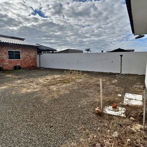 Casa com 125m², 3 dormitórios, 2 vagas no bairro Loteamento Caravelle em Passo de Torres para Comprar