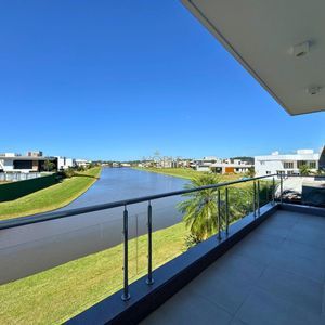 Casa de Condomínio com 444m², 4 dormitórios, 4 suítes, 4 vagas no Reserva das Águas em Torres para Comprar