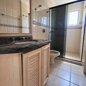 Apartamento com 140m², 3 dormitórios, 1 suíte, 1 vaga no Residencial Veneza em Torres para Comprar