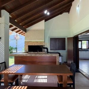 Casa com 156m², 3 dormitórios, 1 suíte, 4 vagas no bairro Praia Itapeva em Torres para Comprar