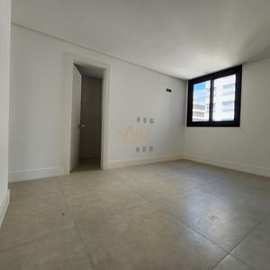 Apartamento com 220m², 4 dormitórios, 4 suítes, 3 vagas no Vitra em Torres para Comprar