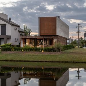 Casa de Condomínio com 244m², 4 dormitórios, 4 suítes, 2 vagas no Condomínio Ilhas Park em Torres para Comprar