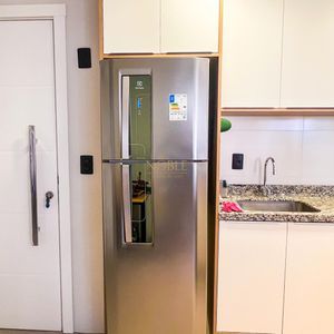 Apartamento com 60m², 2 dormitórios, 1 suíte, 1 vaga no Aston em Torres para Comprar