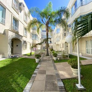 Apartamento com 88m², 2 dormitórios, 1 suíte, 1 vaga no Villa Real em Torres para Comprar