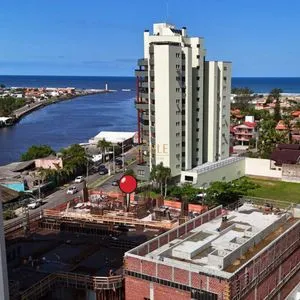 Cobertura com 465m², 4 dormitórios, 4 suítes, 2 vagas no Legend em Torres para Comprar