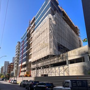 Apartamento com 130m², 4 dormitórios, 4 suítes, 2 vagas no Mirage em Torres para Comprar