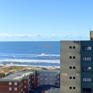 Apartamento com 232m², 4 dormitórios, 4 suítes, 2 vagas no Estevanell em Torres para Comprar