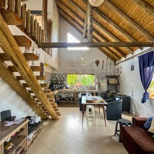 Casa com 80m², 2 dormitórios, 2 vagas no bairro Vila São João em Torres para Comprar