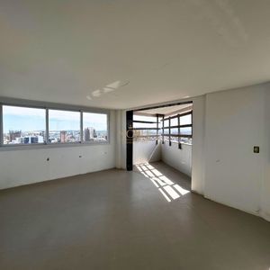 Apartamento com 121m², 3 dormitórios, 3 suítes, 1 vaga no Punta Del Sole em Torres para Comprar