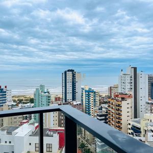Apartamento com 166m², 2 dormitórios, 2 suítes, 1 vaga no Titanium em Torres para Comprar