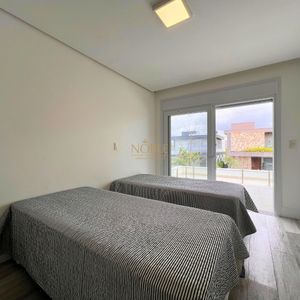 Casa de Condomínio com 348m², 4 dormitórios, 3 suítes, 2 vagas no Condomínio Ilhas Park em Torres para Comprar