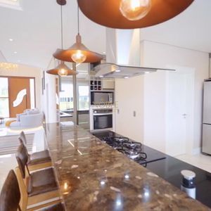 Casa de Condomínio, 5 dormitórios, 5 suítes, 2 vagas no Reserva das Águas em Torres para Comprar