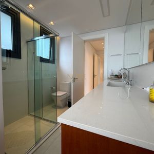 Apartamento com 220m², 4 dormitórios, 4 suítes, 3 vagas no Vitra em Torres para Comprar