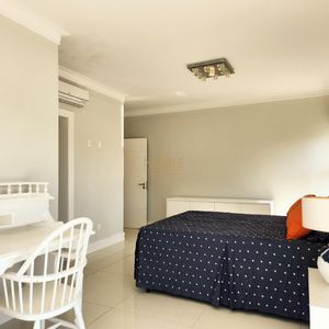 Casa de Condomínio com 440m², 5 dormitórios, 5 suítes, 2 vagas no Ocean Side em Torres para Comprar