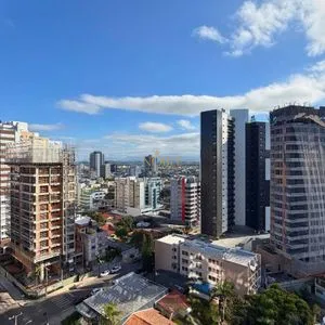Apartamento com 92m², 2 dormitórios, 2 suítes, 2 vagas no Rosa dos Ventos em Torres para Comprar