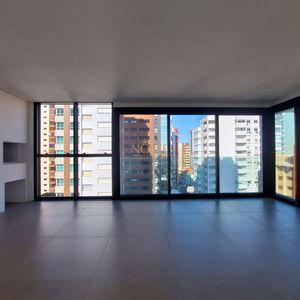 Apartamento com 108m², 3 dormitórios, 3 suítes, 2 vagas no Urban em Torres para Comprar