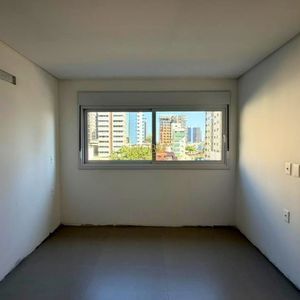 Apartamento com 98m², 2 dormitórios, 2 suítes, 1 vaga no Punta Del Sole em Torres para Comprar