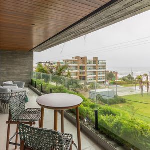 Apartamento com 207m², 3 dormitórios, 3 suítes, 3 vagas no Ares em Torres para Comprar