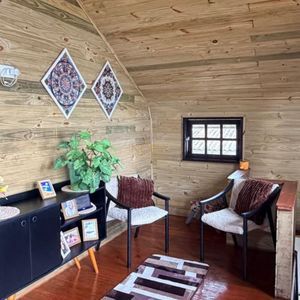 Casa com 300m², 4 dormitórios, 1 suíte no bairro Getúlio Vargas em Torres para Comprar