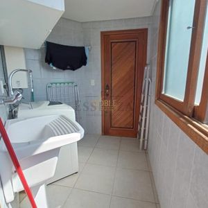 Apartamento com 142m², 3 dormitórios, 1 suíte, 2 vagas no Torre de La Cité em Torres para Comprar