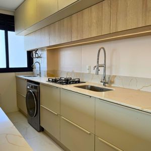 Apartamento com 88m², 2 dormitórios, 2 suítes, 1 vaga no LONDON em Torres para Comprar