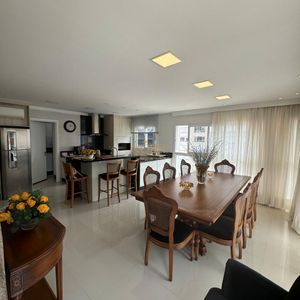 Apartamento com 130m², 3 dormitórios, 1 suíte, 2 vagas no Caravaggio em Torres para Comprar