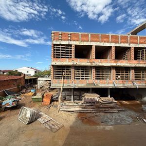 Apartamento com 99m², 2 dormitórios, 2 suítes, 2 vagas no Florença em Torres para Comprar