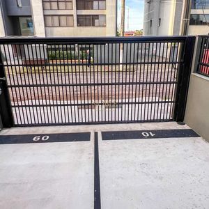 Apartamento com 60m², 2 dormitórios, 1 suíte, 1 vaga no Aston em Torres para Comprar