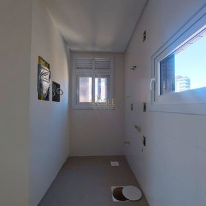Apartamento com 82m², 2 dormitórios, 2 suítes, 2 vagas no Punta Del Sole em Torres para Comprar